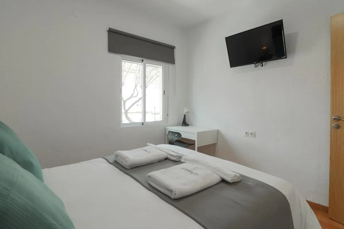 Apartment C75 - Comfy 3 Bedroom Near City Center Malaga