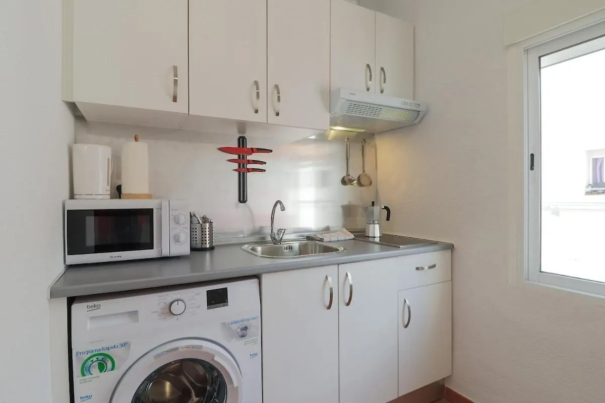 Apartment C75 - Comfy 3 Bedroom Near City Center Malaga