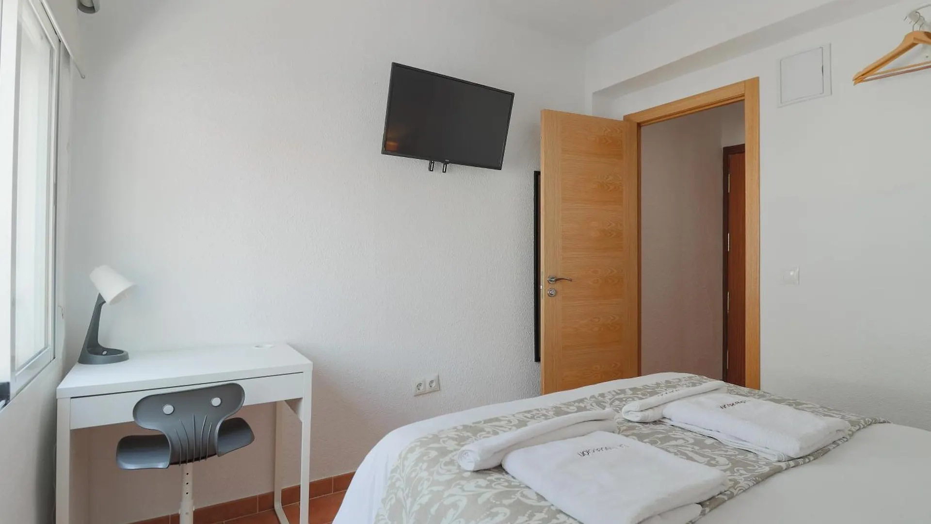 C75 - Comfy 3 Bedroom Near City Center Màlaga 0*,  Španělsko